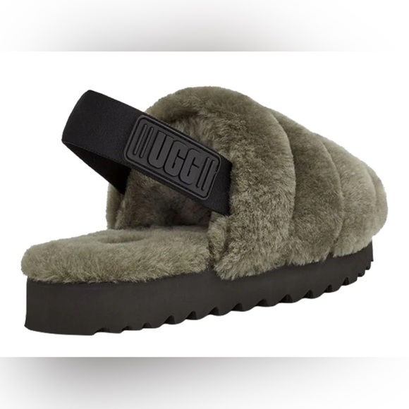 Ugg Super Fluff Slipper, womens 10, like new - Picture 1 of 4